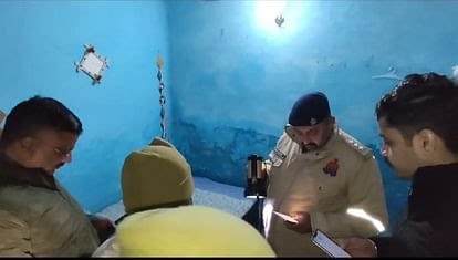 पीलीभीत में बैंक कर्मी पर पत्नी को पीटकर मारने का आरोप, हिरासत में