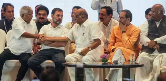 राज्य की 48 लोकसभा सीटों में से उद्धव ठाकरे की शिवसेना 20 सीटों पर चुनाव लड़ेगी