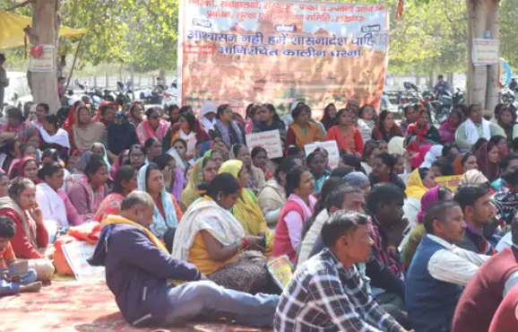 पिछले 70 दिन के धरने में 7 कर्मचारियों ने दम तोड़ दिया