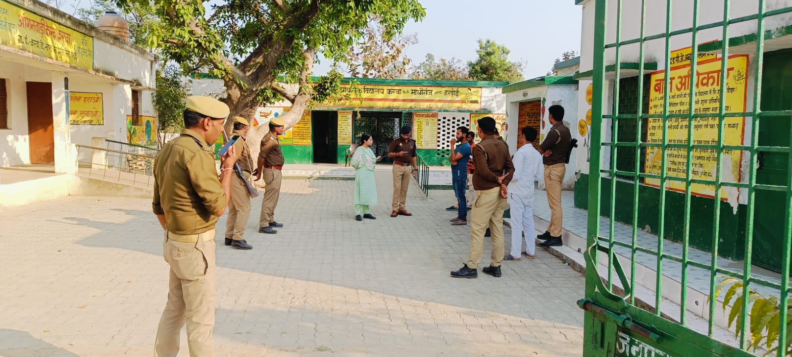 हरदोई : उपजिलाधिकारी ने चुनाव के दौरान लोगों को दिया भयमुक्त वातावरण का आश्वासन।