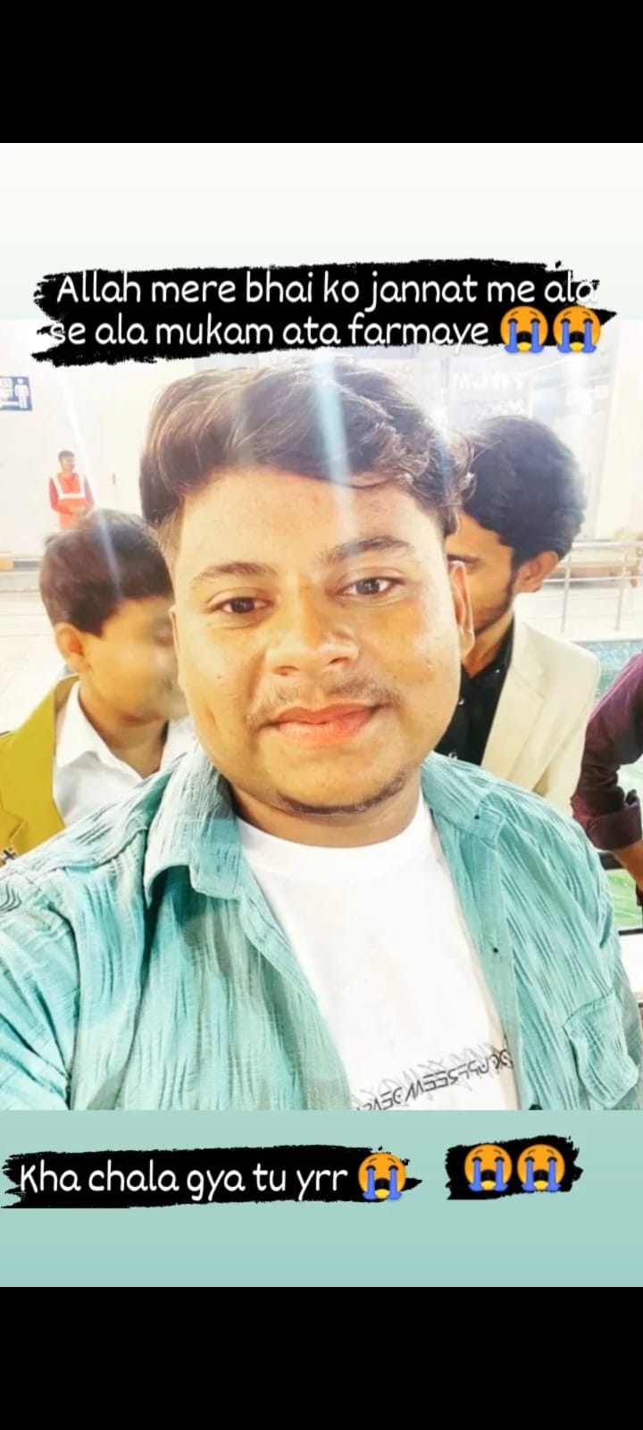 बरेली - आंवला शाहबाद रोड पर डंपर ने बाइक सवार युवकों को कुचला एक की मौत।