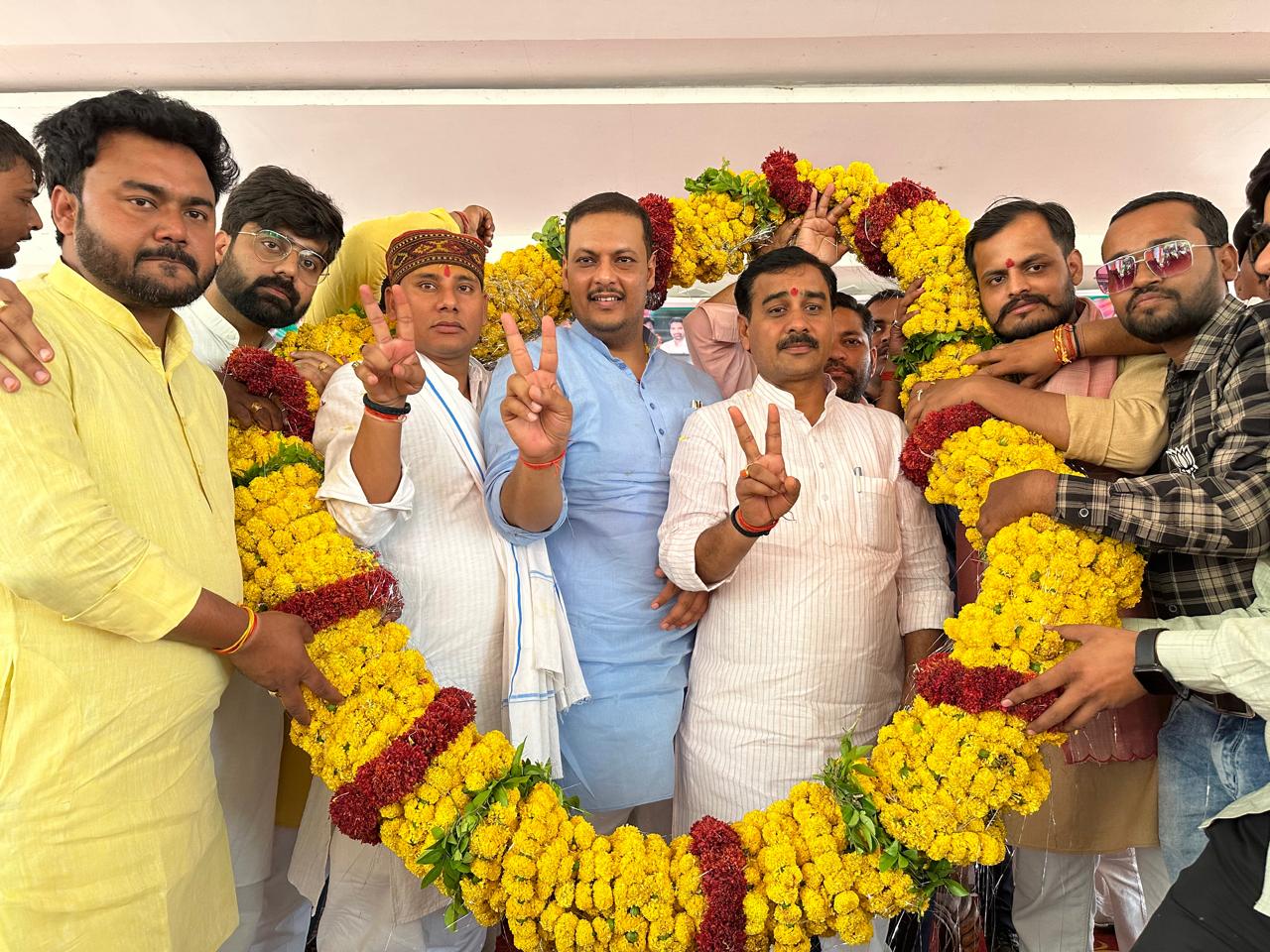 फर्रुखाबाद:पांचाल घाट स्थित नारायण आश्रम में लोकसभा का युवा सम्मेलन मयंक सिंह बुंदेला की अध्यक्षता में हुआ आयोजित
