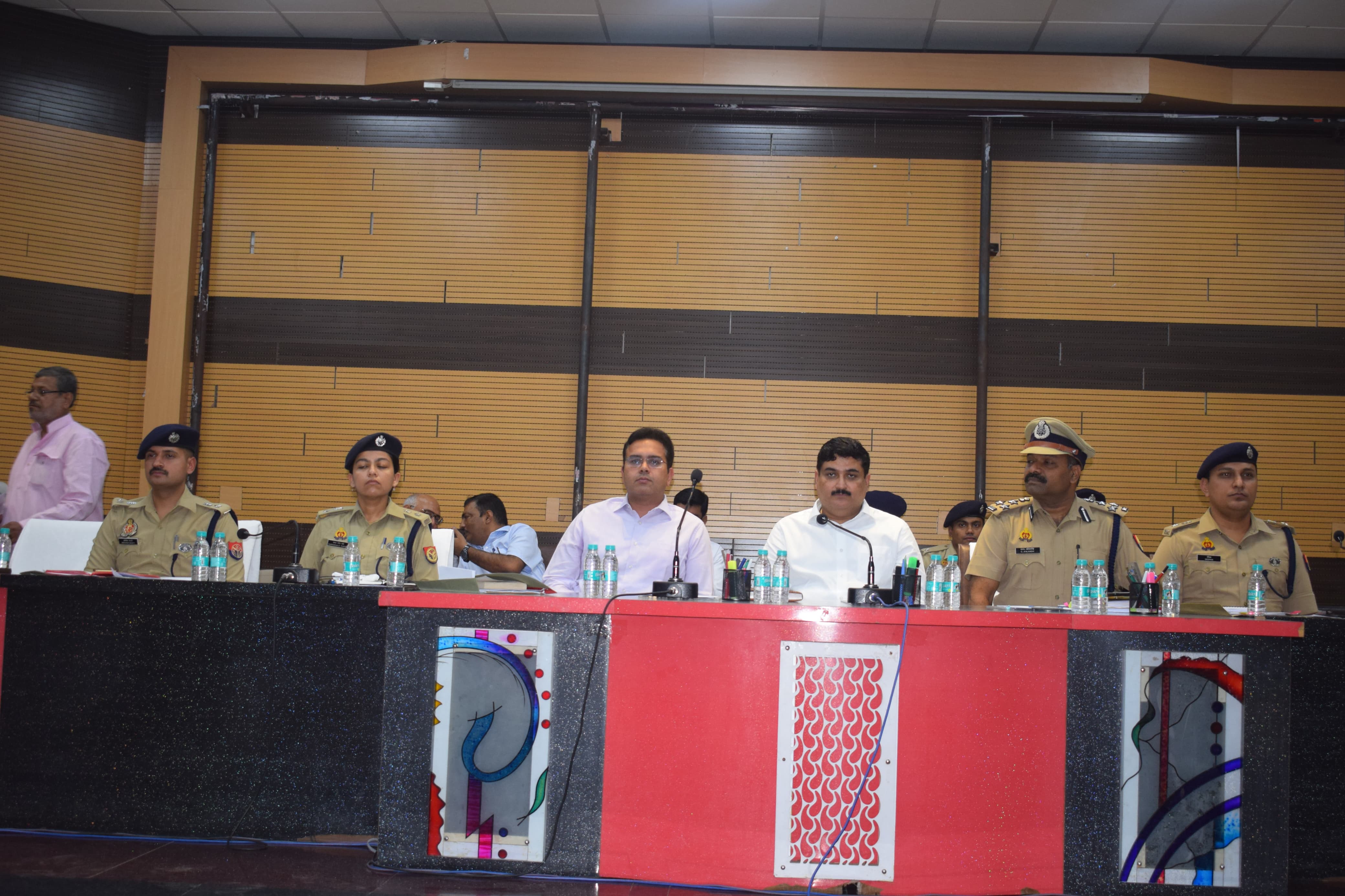 प्रयागराज-पुलिस आयुक्त एवं जिलाधिकारी की अध्यक्षता में बकरीद एवं गंगा दशहरा त्यौहार को सकुशल सम्पन्न कराने के लिए समन्वय बैठक सम्पन्न