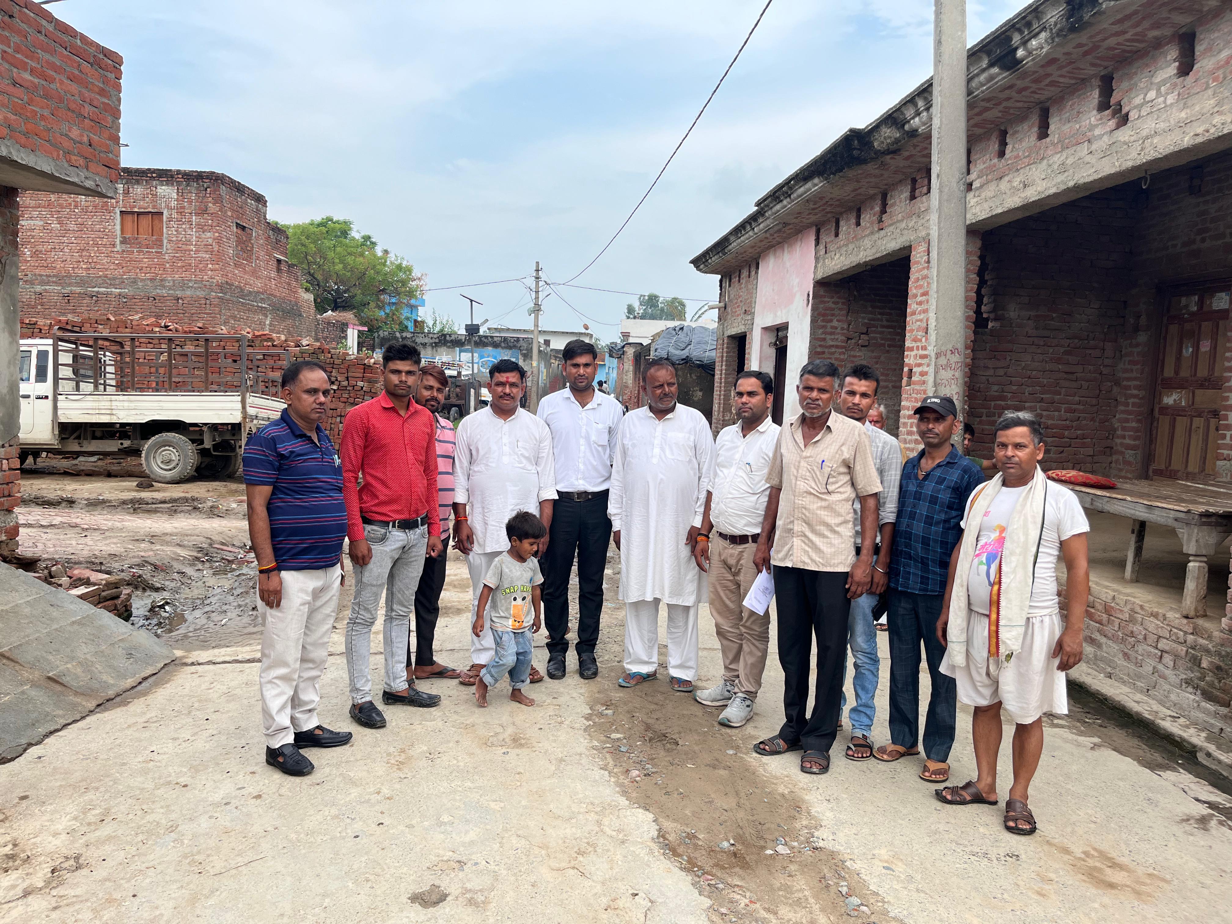 बरेली : यादव उत्थान समिति के राष्ट्रीय अध्यक्ष सत्य वेन्दर यादव पहुंचे ग्राम खटैटा।