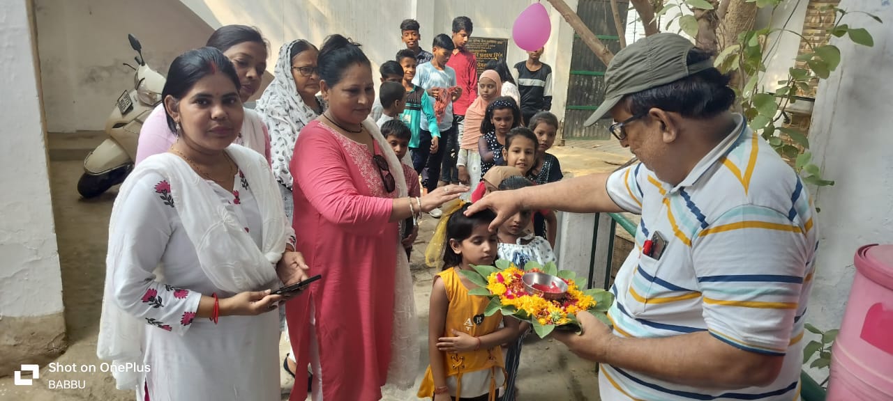 प्रतापगढ़ : कंपोजिट विद्यालय पलटन बाजार में नए सत्र में बच्चों का भव्य स्वागत