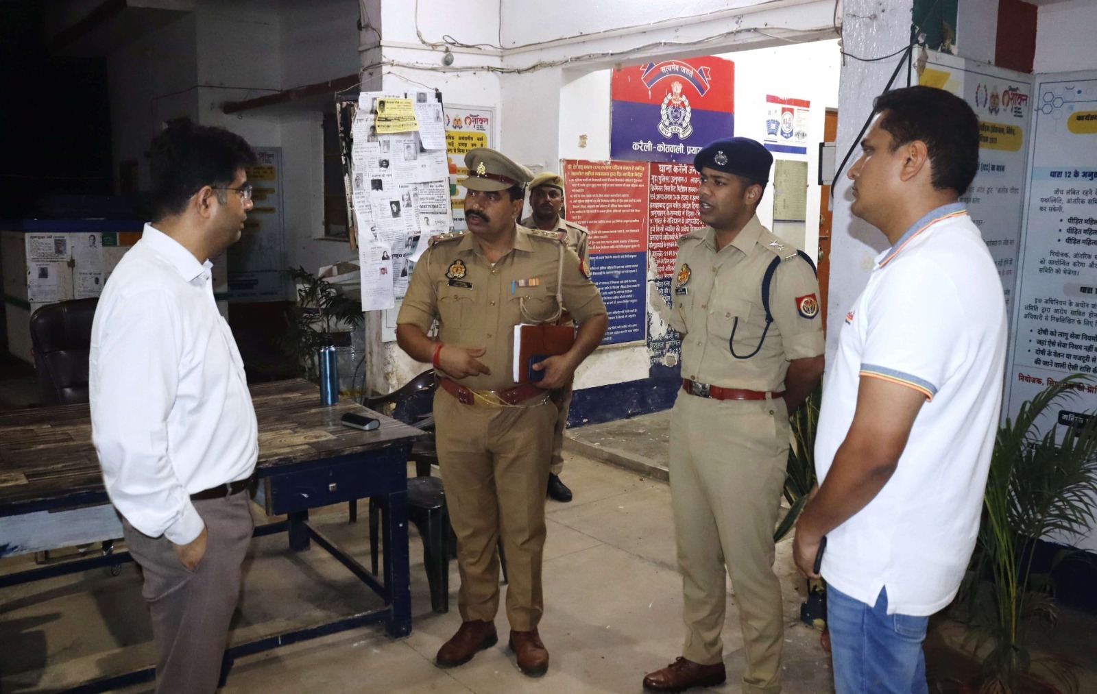 प्रयागराज-पुलिस आयुक्त द्वारा औचक निरीक्षण कर दिया गया निर्देश