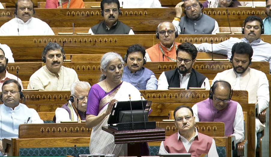 बजट भाषण में निर्मला सीतारमण के बड़े ऐलान