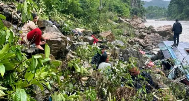 नेपाल बस हादसा: मृतकों की संख्या बढ़कर हुई 41