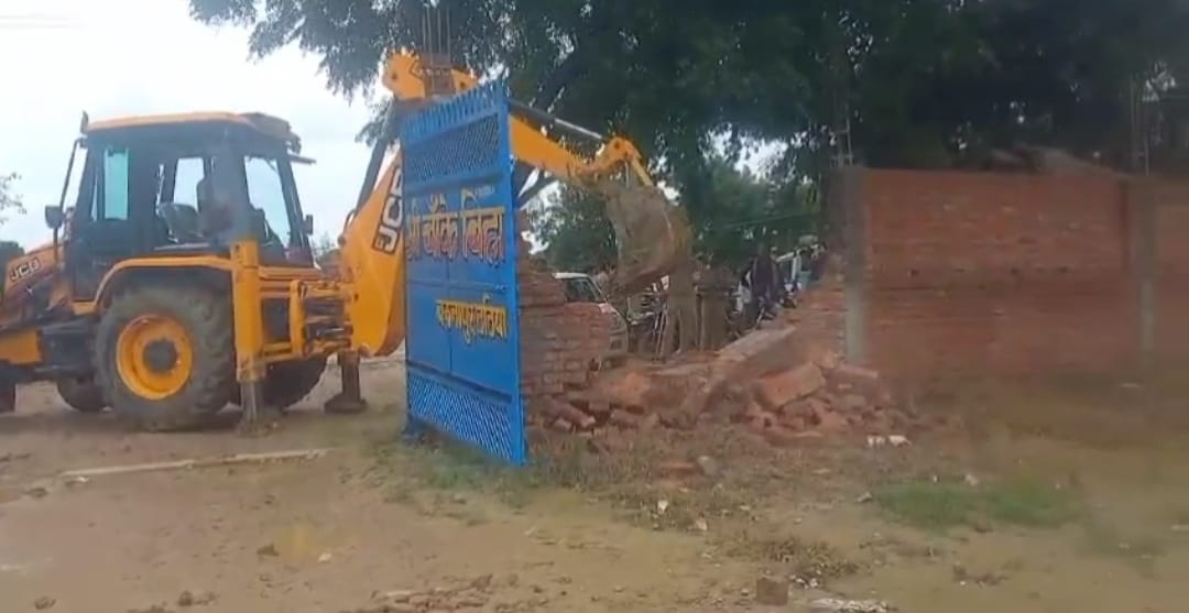 कन्नौज: नवाब सिंह के करीबी रिश्तेदार के कोल्ड पर गरजा योगी का बुलडोजर