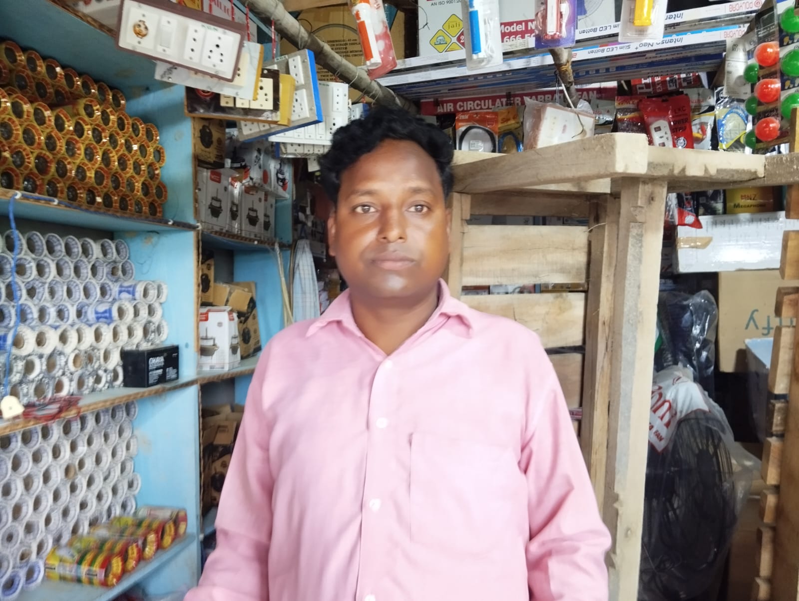 कन्नौज : दुकान के शटर का ताला तोड़ चोरी की  गई