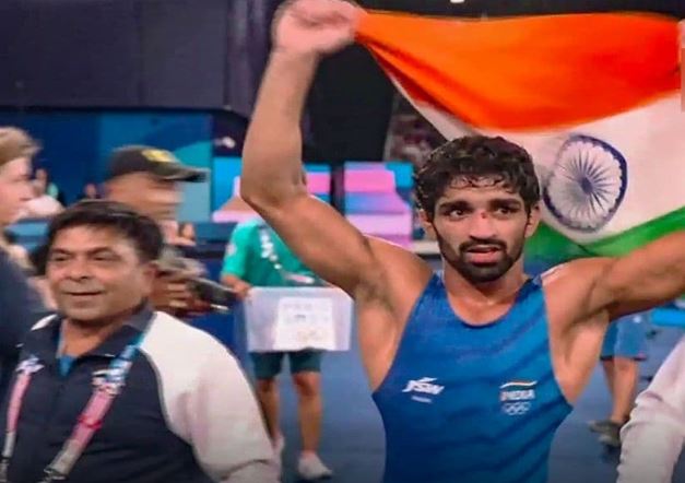 देश के सबसे युवा ओलंपिक मेडलिस्ट बने अमन, पहले पीवी सिंधू के नाम था रिकॉर्ड