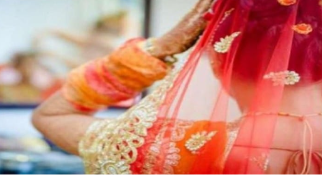 यूपी के वाराणसी में BF क़ी शादी कही और होने से नाराज़ GF ने BF के रूम में घुसकर उसकी नई नवेली दुल्हन रोशन जहाँ क़ी गर्दन काट डाली ?