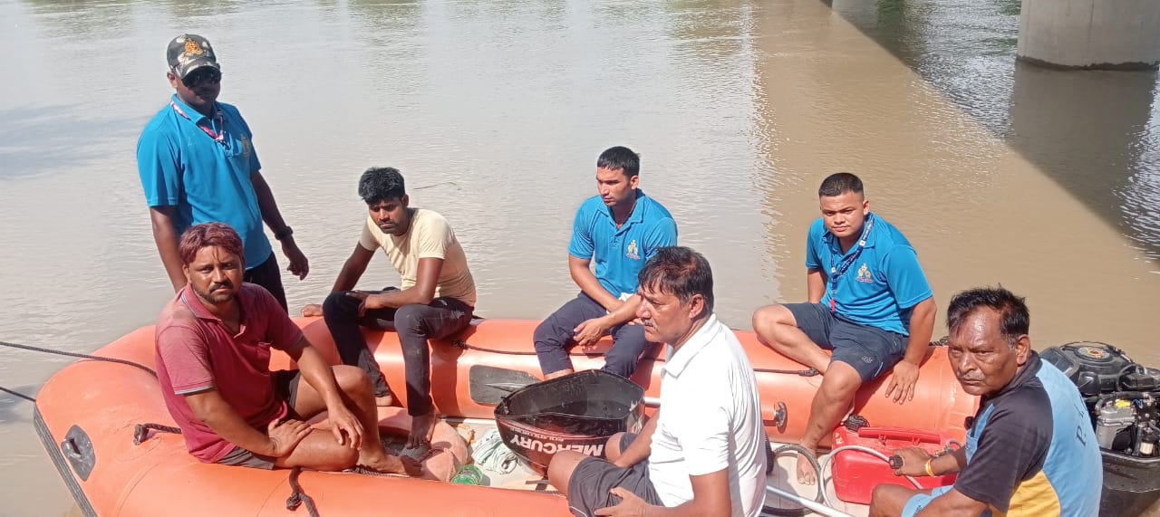 कन्नौज : काली नदी में डूबे बालक का दूसरे दिन भी नहीं चल सका पता तलाश जारी