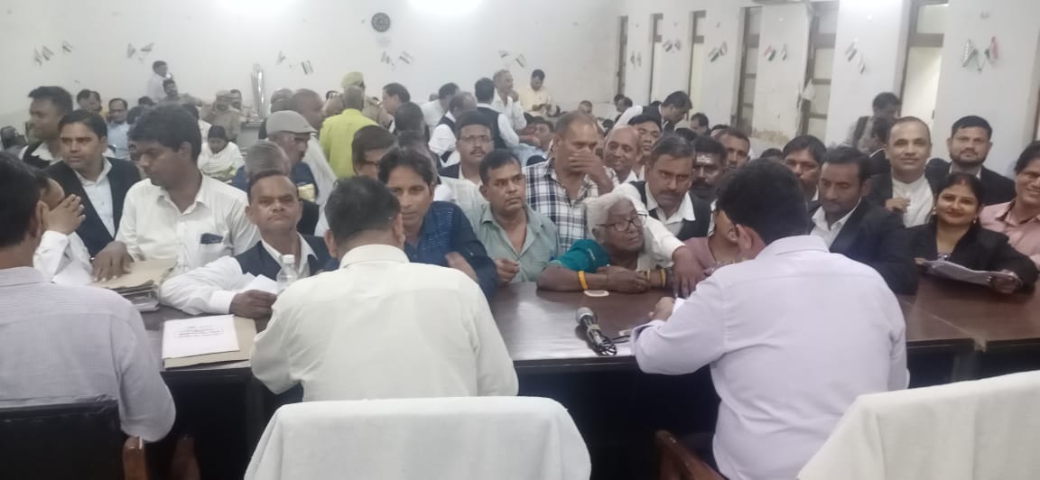 प्रयागराज:सम्पूर्ण समाधान दिवस-तहसील सदर जिलाधिकारी ने जनशिकायतों को समयबद्धता के साथ गुणवत्तापूर्ण ढंग से शीर्ष प्राथमिकता पर निस्तारित करने के दिए निर्देश