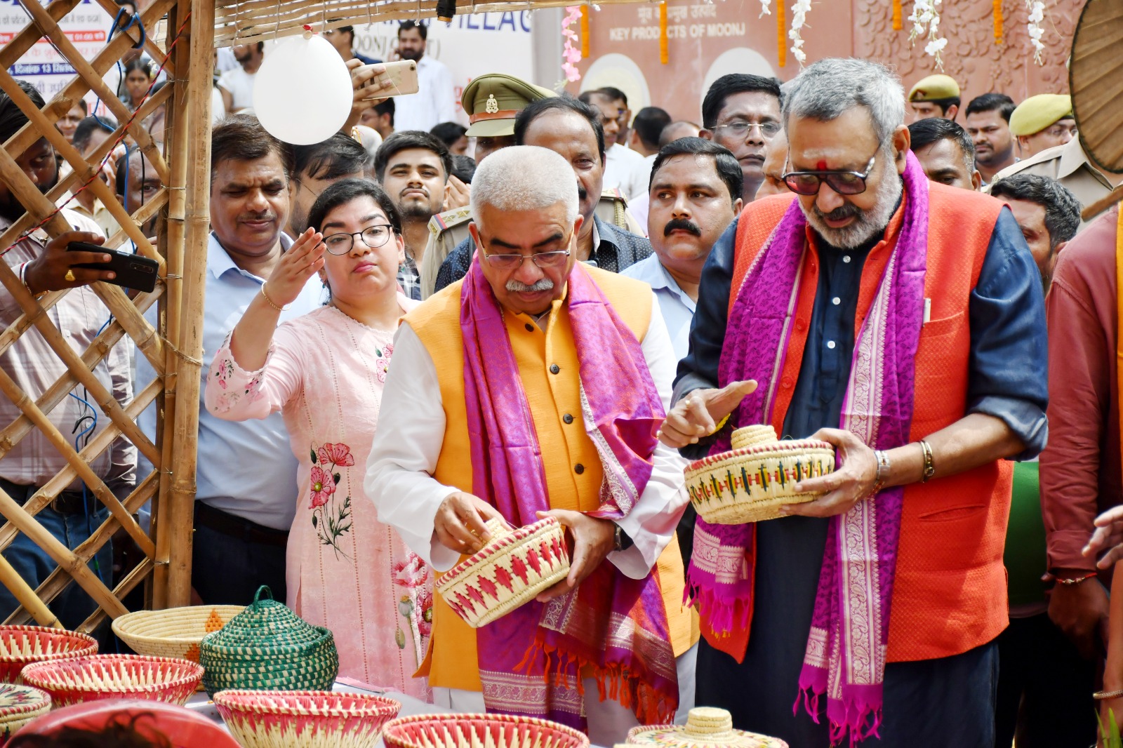 प्रयागराज: केन्द्रीय मंत्री ने शिल्प ग्राम के विकास कार्यों का किया लोकार्पण