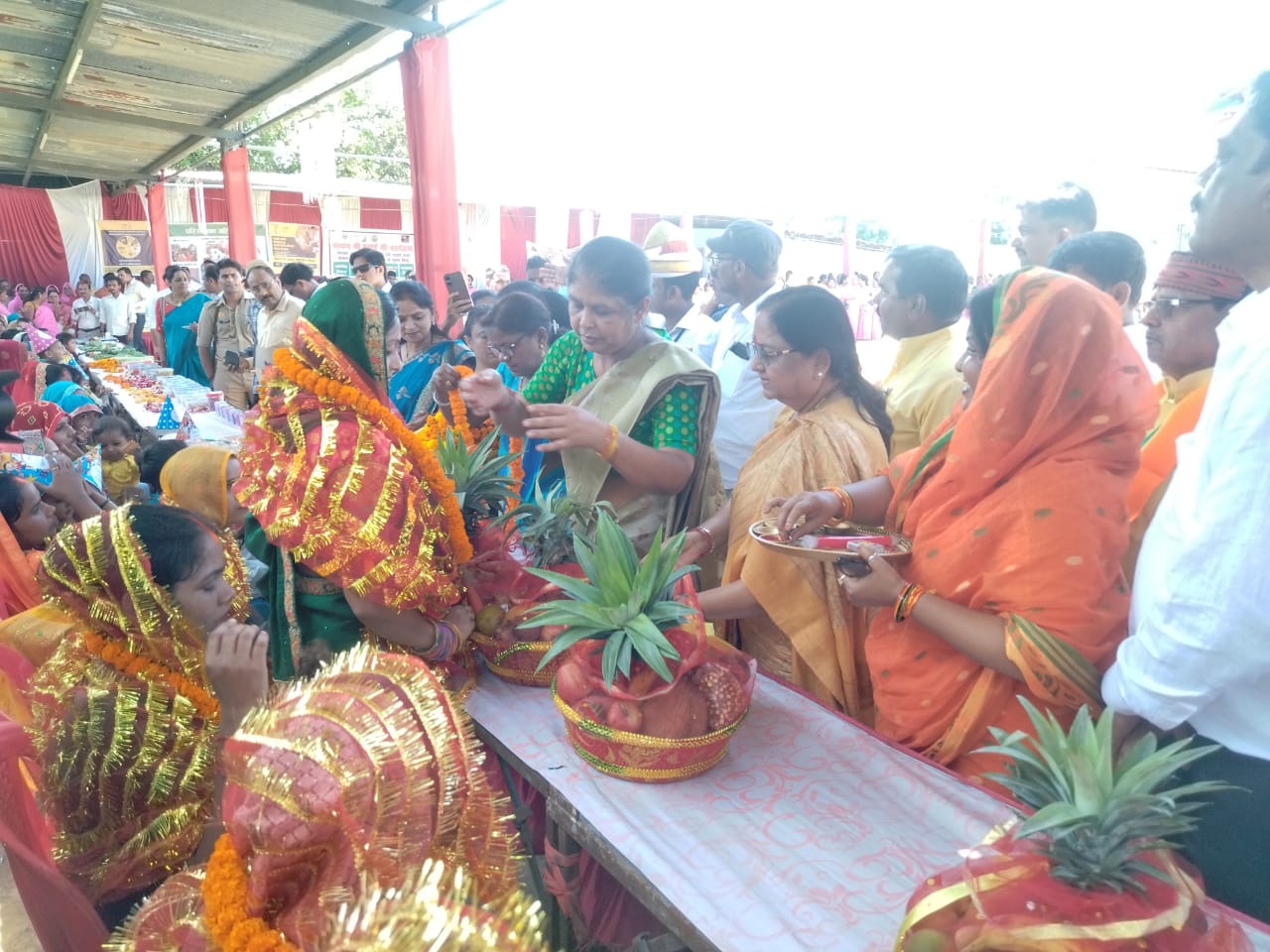 प्रयागराज: मंत्री श्रीमती बेबी रानी मौर्य ने बाल विकास सेवा एवं पुष्टाहार विभाग तथा महिला कल्याण विभाग के कार्यक्रमों की समीक्षा की