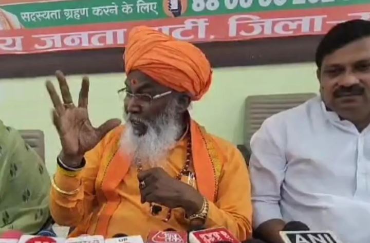 सांसद साक्षी महाराज का अखिलेश यादव पर बड़ा बयान, हो गई राजनीति गर्म