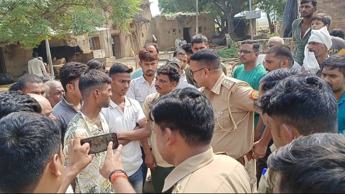 कन्नौज,: बाग में मिला युवक का शव, परिजनों ने लगाया हत्या आरोप