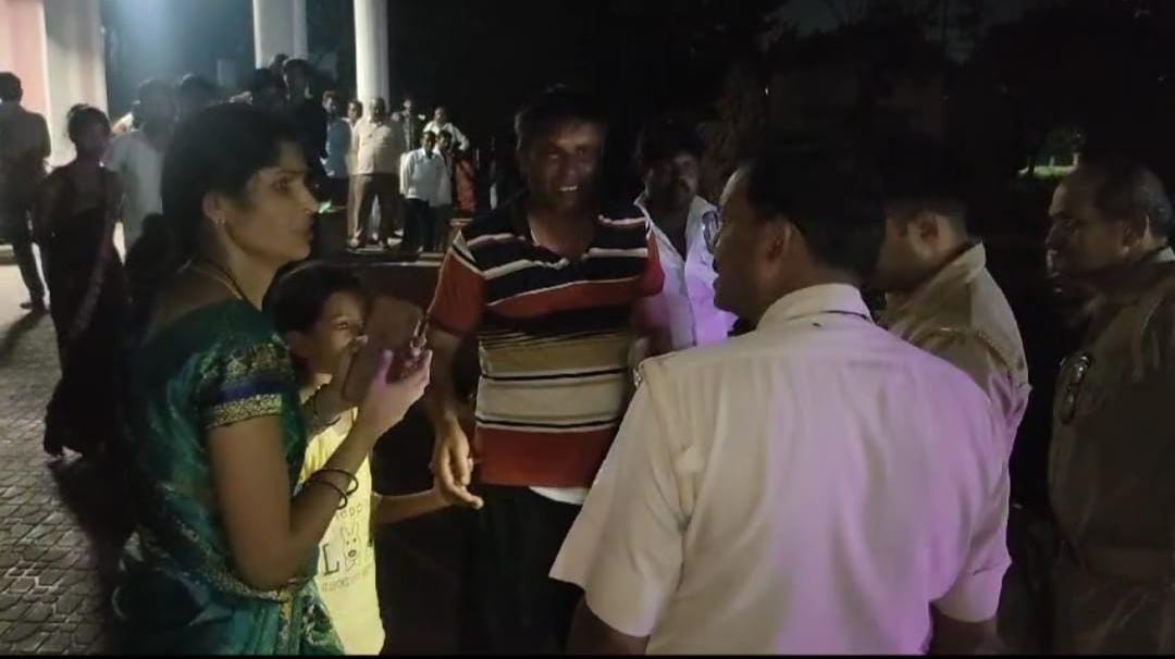 कन्नौज:   बच्ची को दवा दिलाने आए दंपति से की मारपीट , लगाई न्याय की गुहार