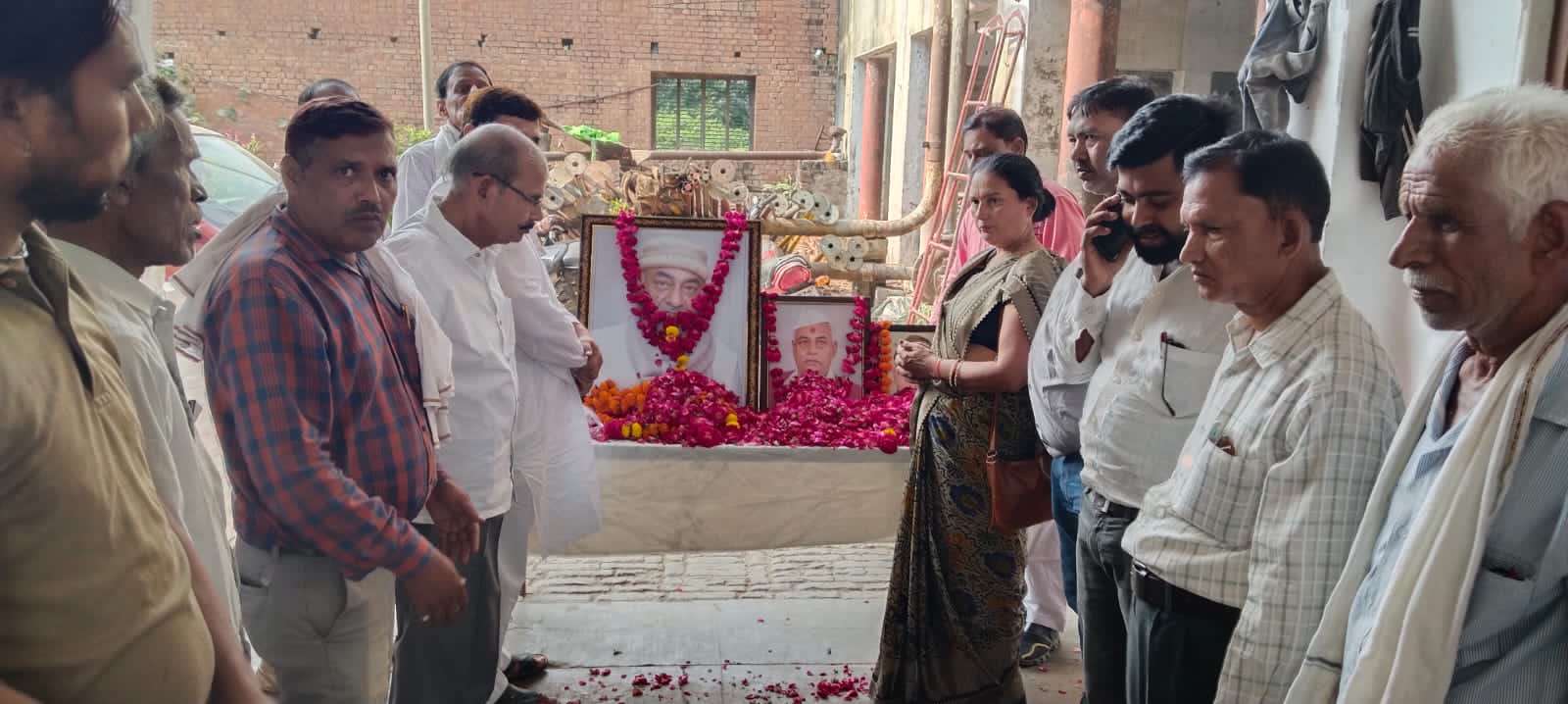 कन्नौज : सड़क हादसे में जान गंवाने वाले अविनाश दुबे सहित तीनों मृतकों को कांग्रेस ने दी श्रद्धांजलि ?