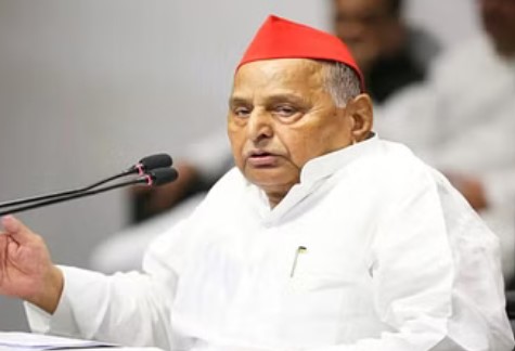 मुलायम सिंह यादव की दूसरी पुण्यतिथि आज, सिर्फ दंगल में ही नहीं राजनीतिक अखाड़े में भी चलता था मुलायम सिंह यादव का 'चर्खा दांव'