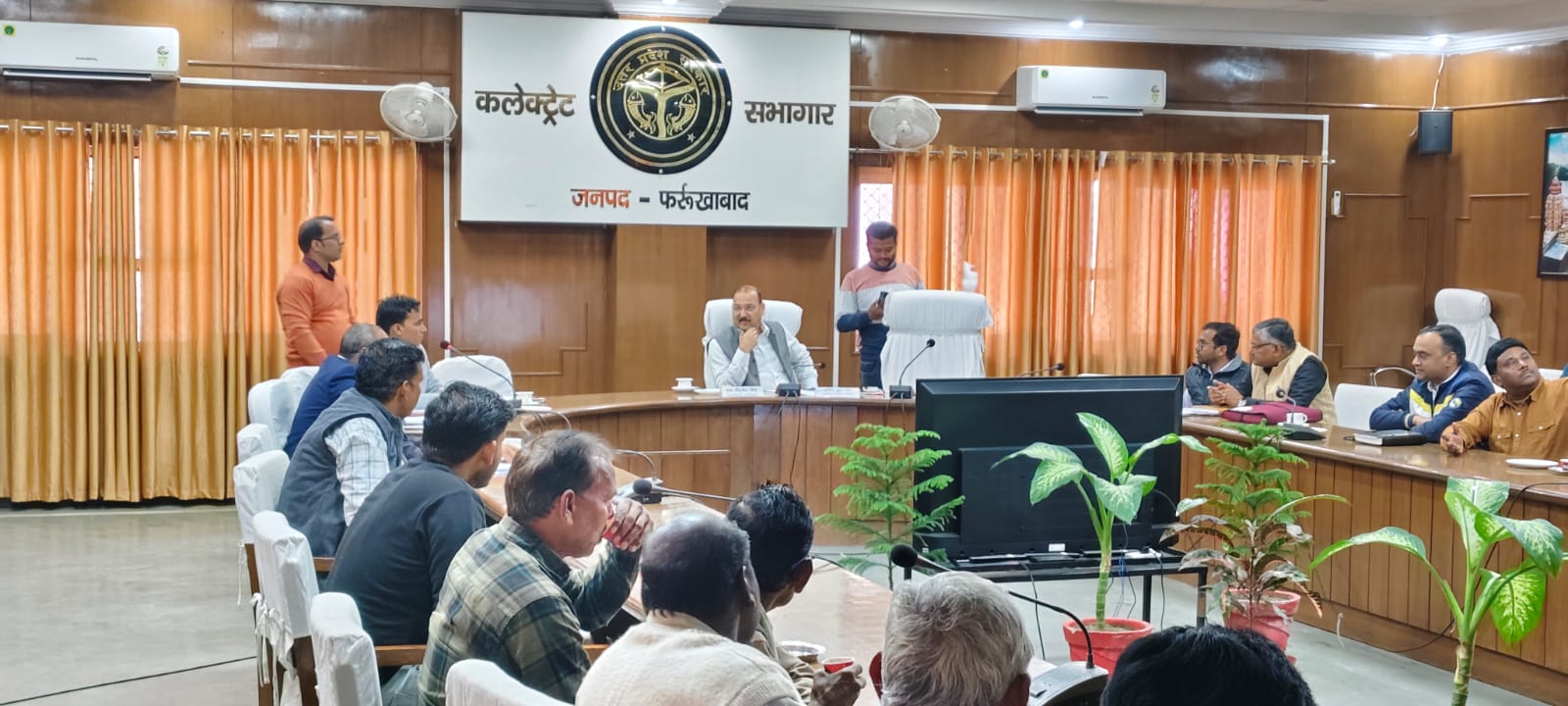 फर्रुखाबाद:एसएमएएम योजना के अन्तर्गत कृषकों द्वारा की गई बुकिंग हेतु ई-लाटरी के माध्यम से चयन किया गया।