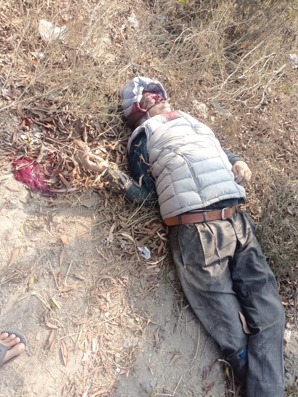 रायबरेली : मोटरसाइकिल एवं लोडर की जोरदार टक्कर से दो लोग गंभीर रूप से घायल