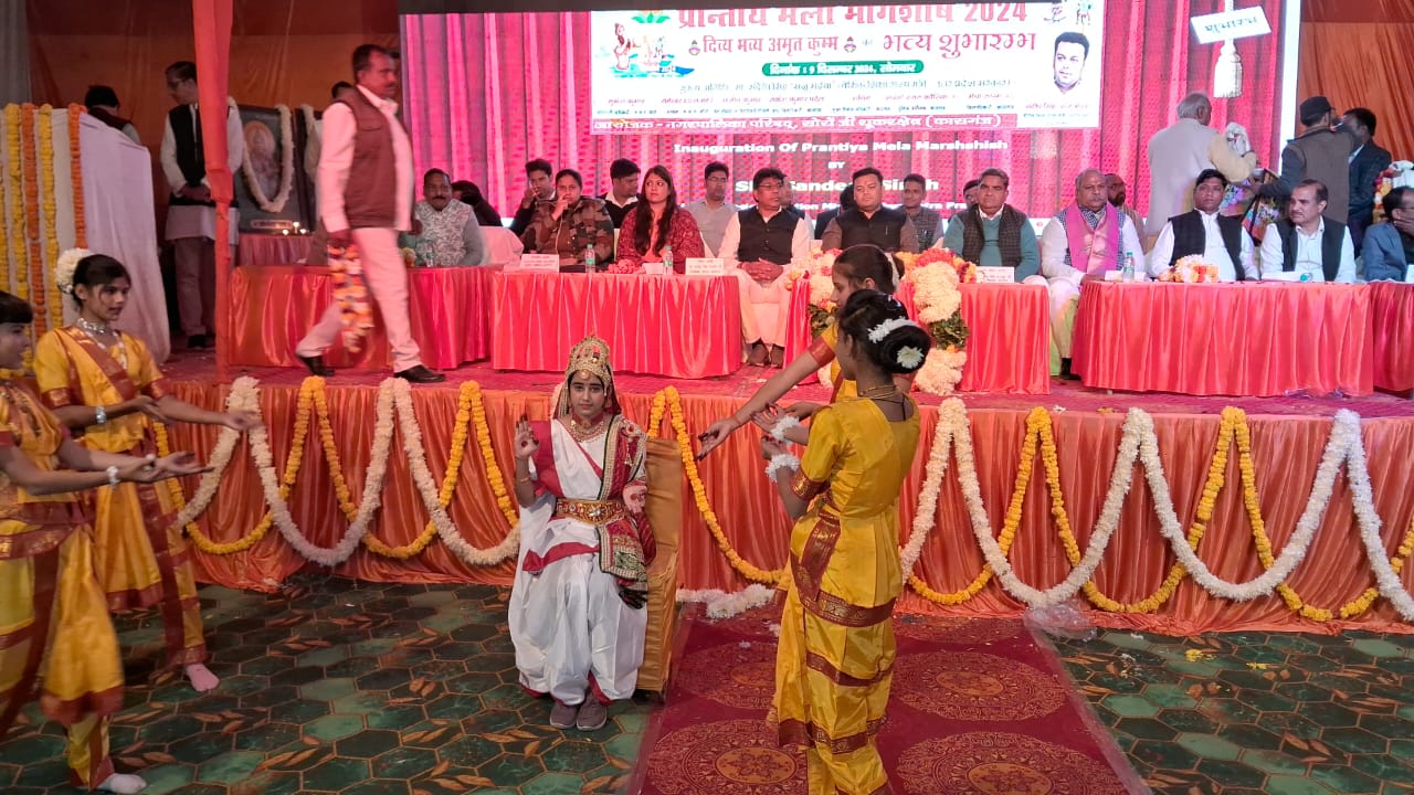 बेसिक शिक्षा विभाग मंत्री स्वतंत्र प्रभार कासगंज में विधिवत हवन पूजन आरती एवं वैदिक मंत्रोच्चार के साथ प्रांतीय मेला मार्गशीर्ष 2024 दिव्य भव्य अमृत कुंभ का भव्य शुभारंभ।