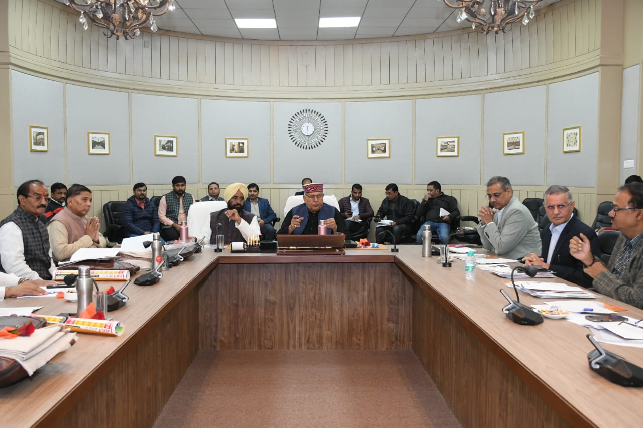 UP : कृषि स्थायी समिति की बैठक विधानसभा के सभागार में आयोजित की गई