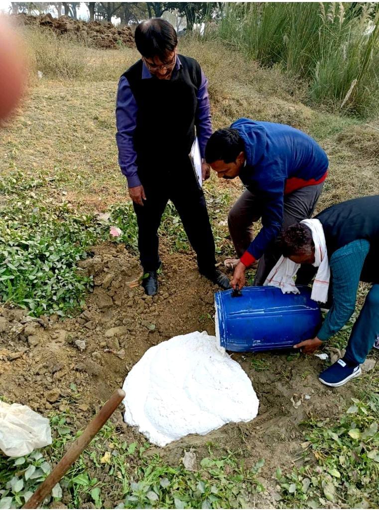 प्रयागराज-सहायक आयुक्त  खाद्य सुरक्षा एवं औषधि प्रशासन, अन्नपूर्णा डेयरी पर छापामार कार्यवाही की गई।
