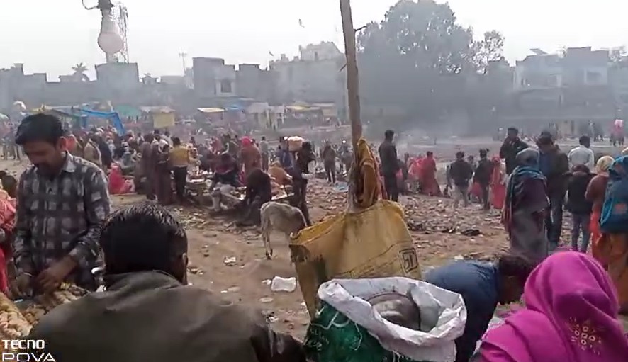 गोला गोकर्णनाथ : पौराणिक शिव मंदिर मे हजारो शिव भक्तो ने पूजन कर मौनी अमावस्या पर पुण्य कमाया.....