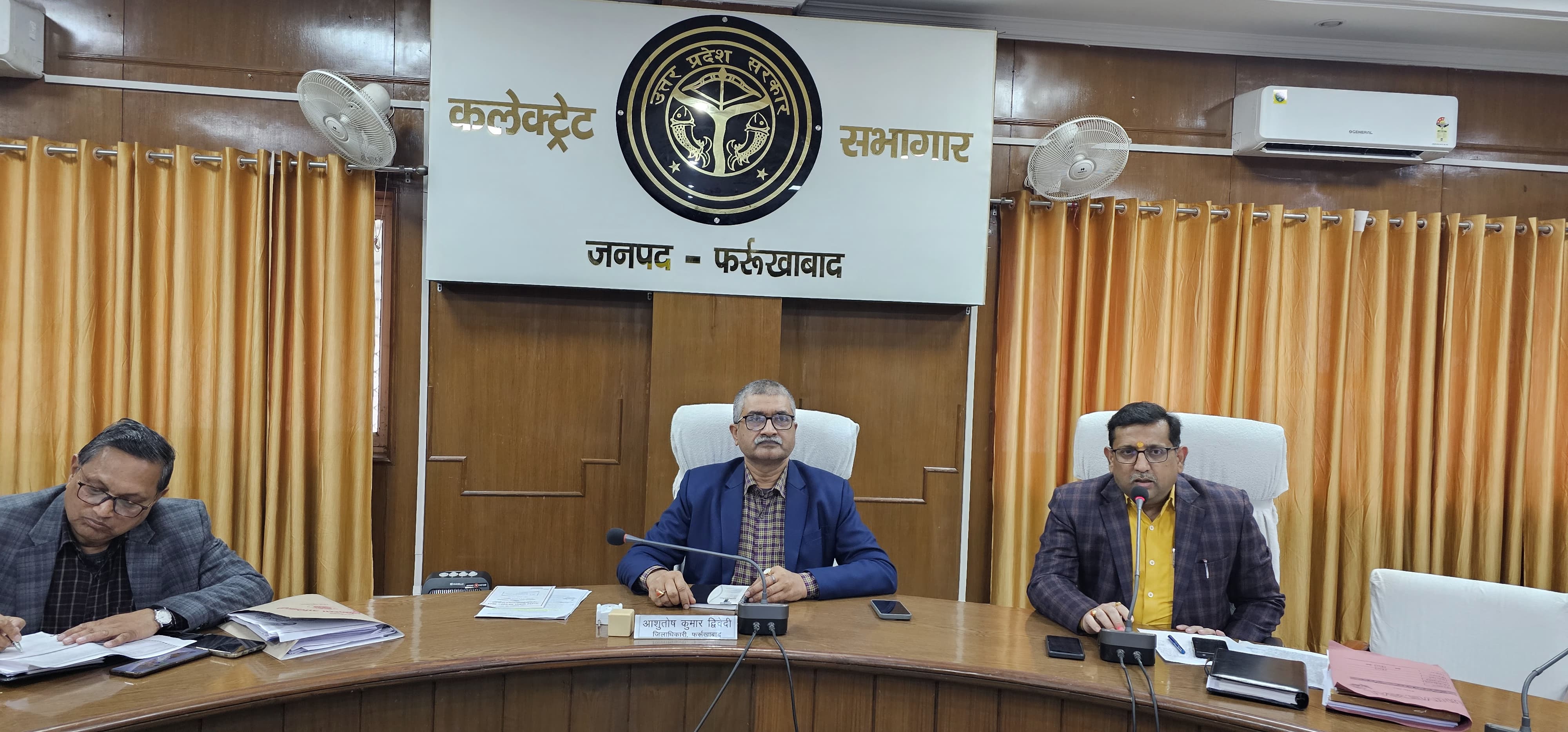 फर्रुखाबाद: पूर्ण हो चुके कार्यो का टास्क फोर्स निरीक्षण कर नियमानुसार हैंडओवर की कार्यवाही पूर्ण कराये-जिलाधिकारी