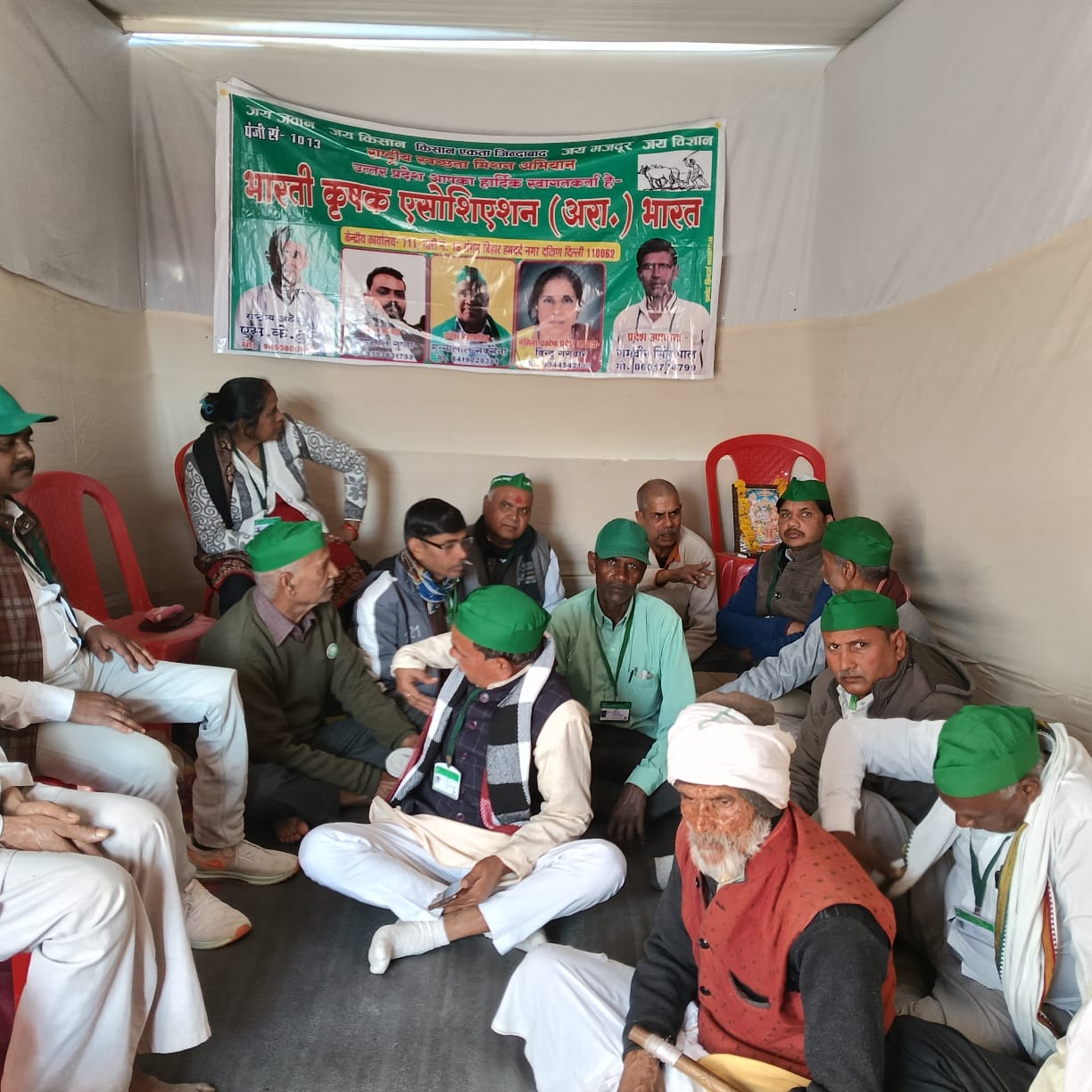 फर्रुखाबाद:कृषक एसोसिएशन की पंचायत में जन समस्याओं का हल न होने पर दी आंदोलन की चेतावनी