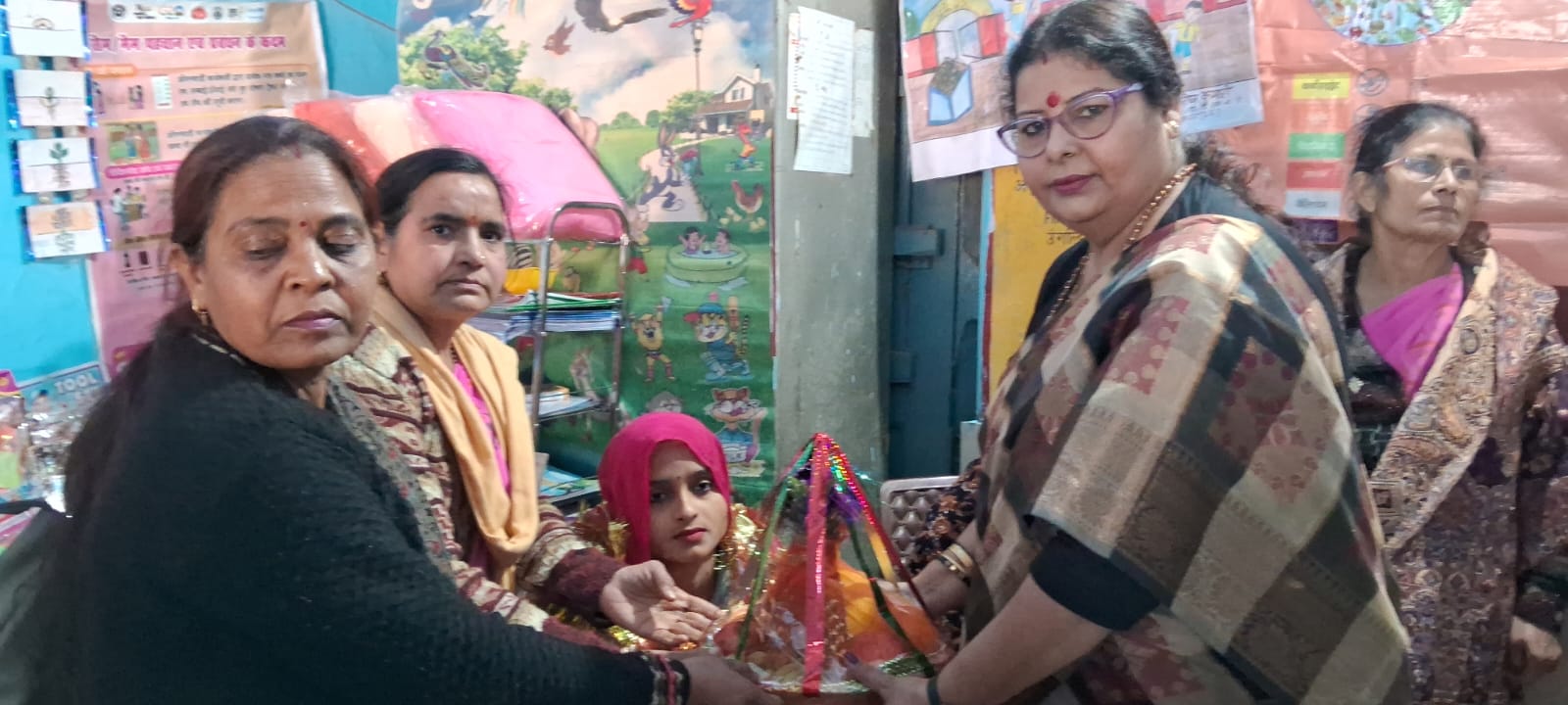 कासगंज में महिला जनसुनवाई राज्य महिला आयोग की सदस्या रेनू गौड़ ने 15 प्रकरणों की सुनवाई कर 03 प्रकरणों को किया मौके पर निस्तारण