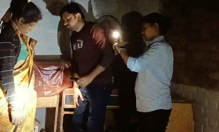 बांदा : संदिग्ध परिस्थितियों में महिला ने फांसी लगाकर दी जान
