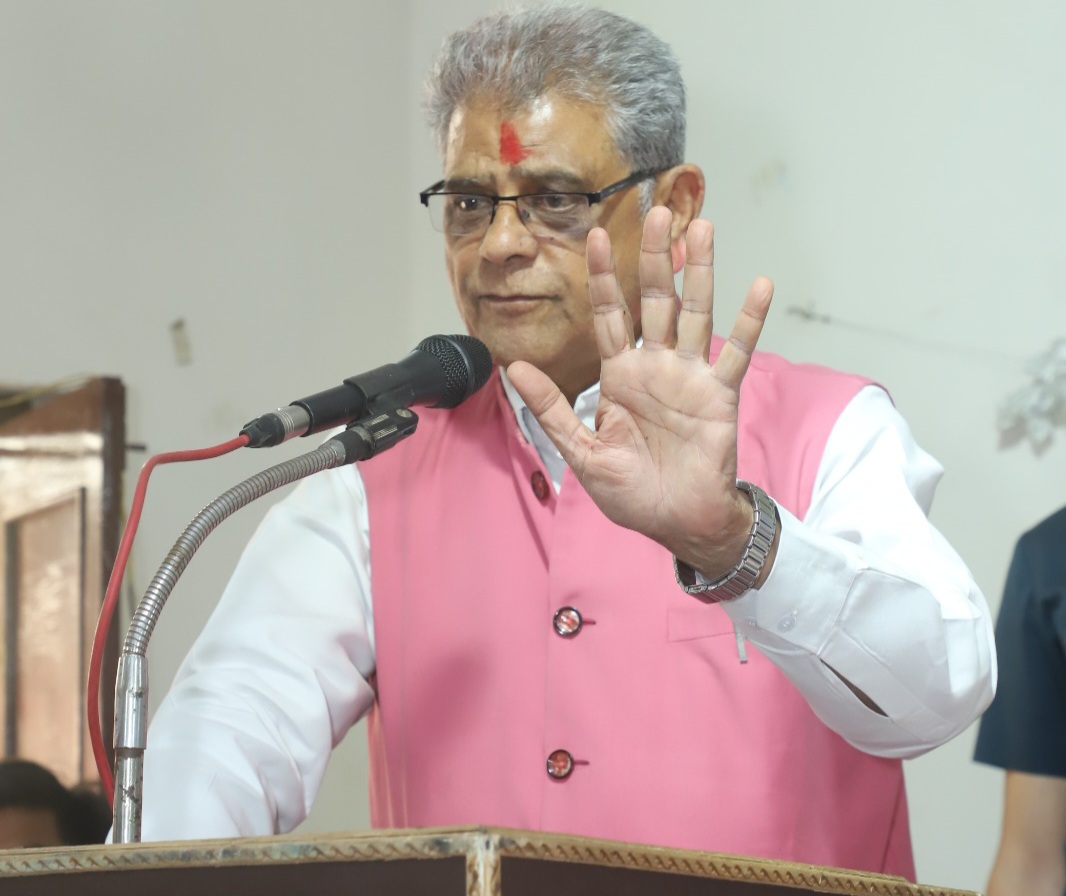 फर्रुखाबाद:मुख्यमंत्री युवा उद्यमी योजना का लाभ ले युवा- वन मंत्री अरुण सक्सेना