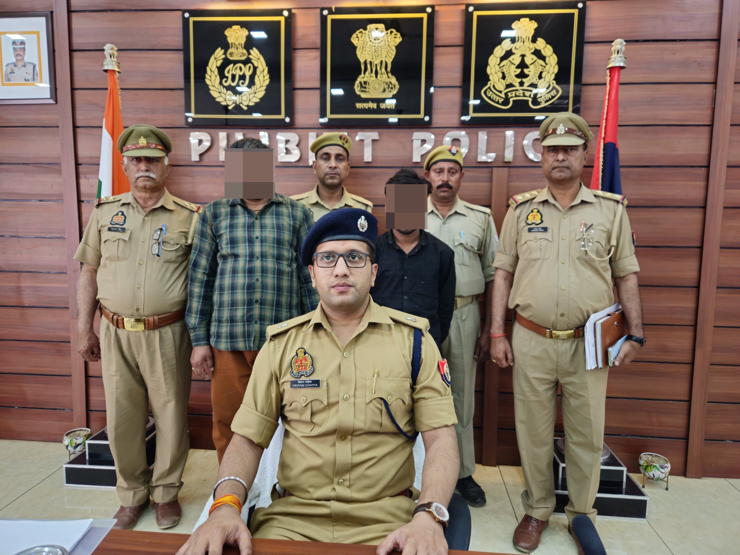पीलीभीत:पुलिस ने चोरी की घटना क किया खुलासा, वादी के पुत्र समेत दो अन्य अभियुक्तों से चोरी का माल हुआ बरामद