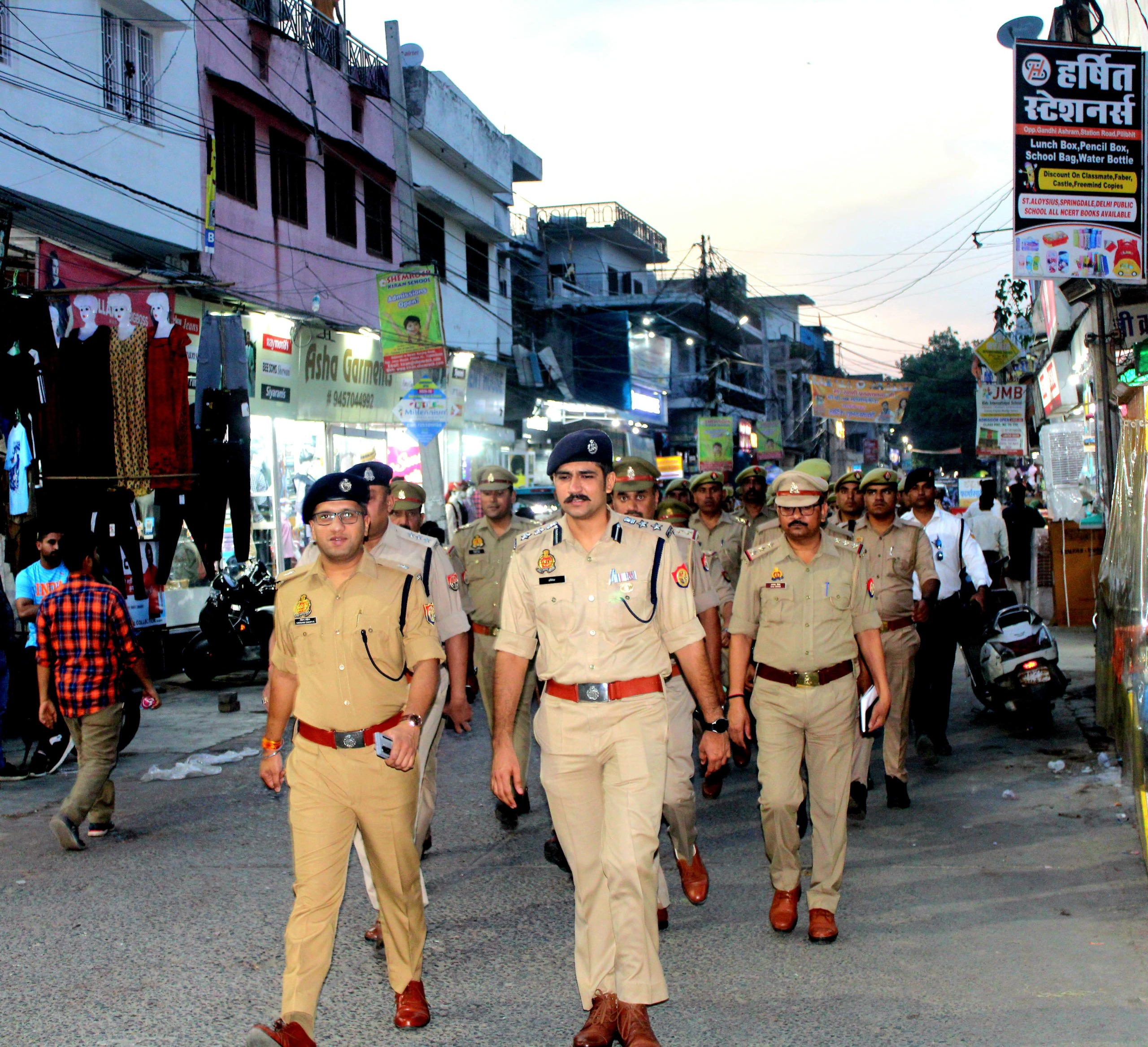 पीलीभीत : पुलिस अधीक्षक ने थाना सुनगढ़ी का आकस्मिक निरीक्षण किया।