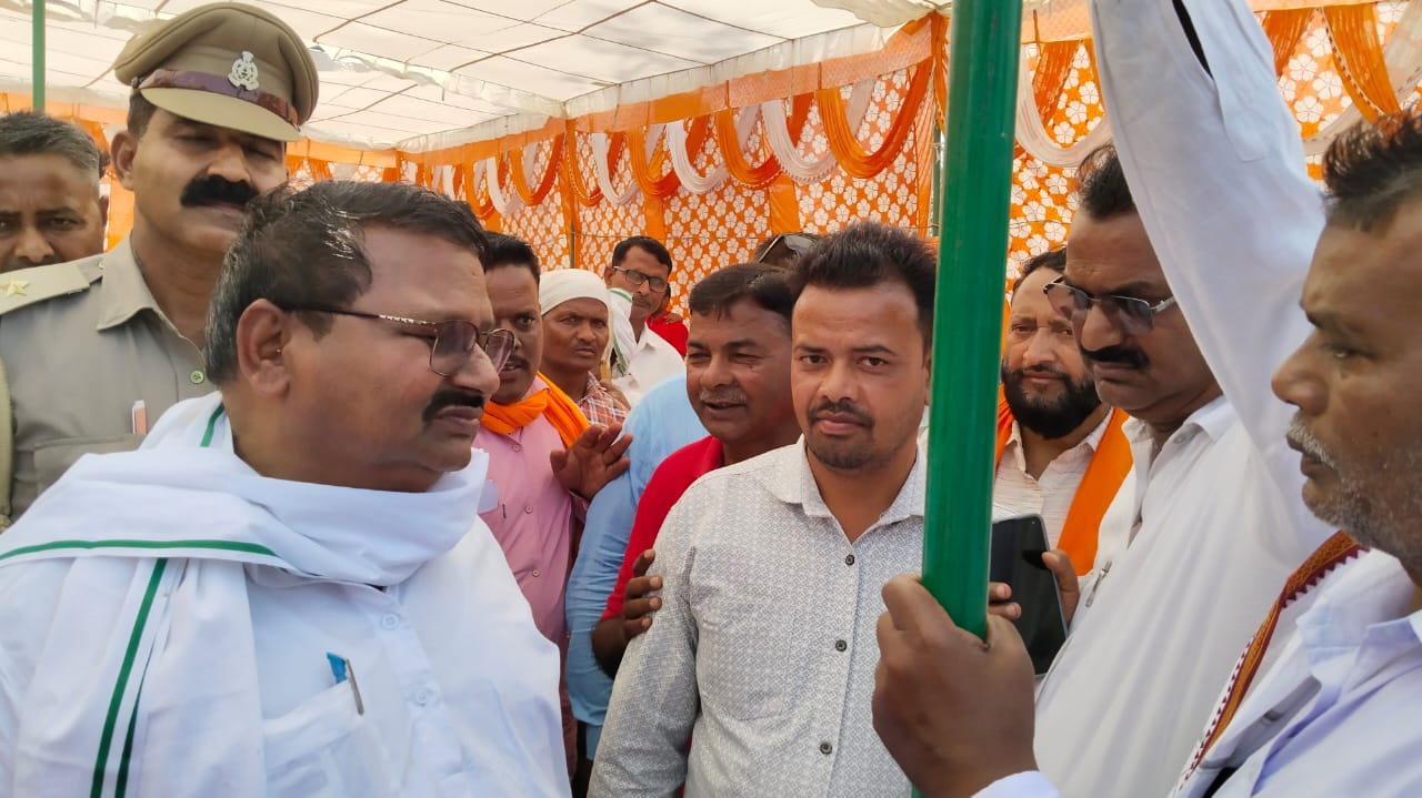 पीलीभीत : सरकार की मंशा पर पानी फेर रहा स्वास्थ्य विभागमंडल अध्यक्ष की शिकायत पर विधायक ने सीएमओ को दी जानकारी