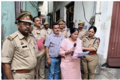 फर्रुखाबाद:माफिया अनुपम दुबे की 9.83 करोड़ की सम्पत्ति को जिलाधिकारी के आदेश पर किया कुर्क।