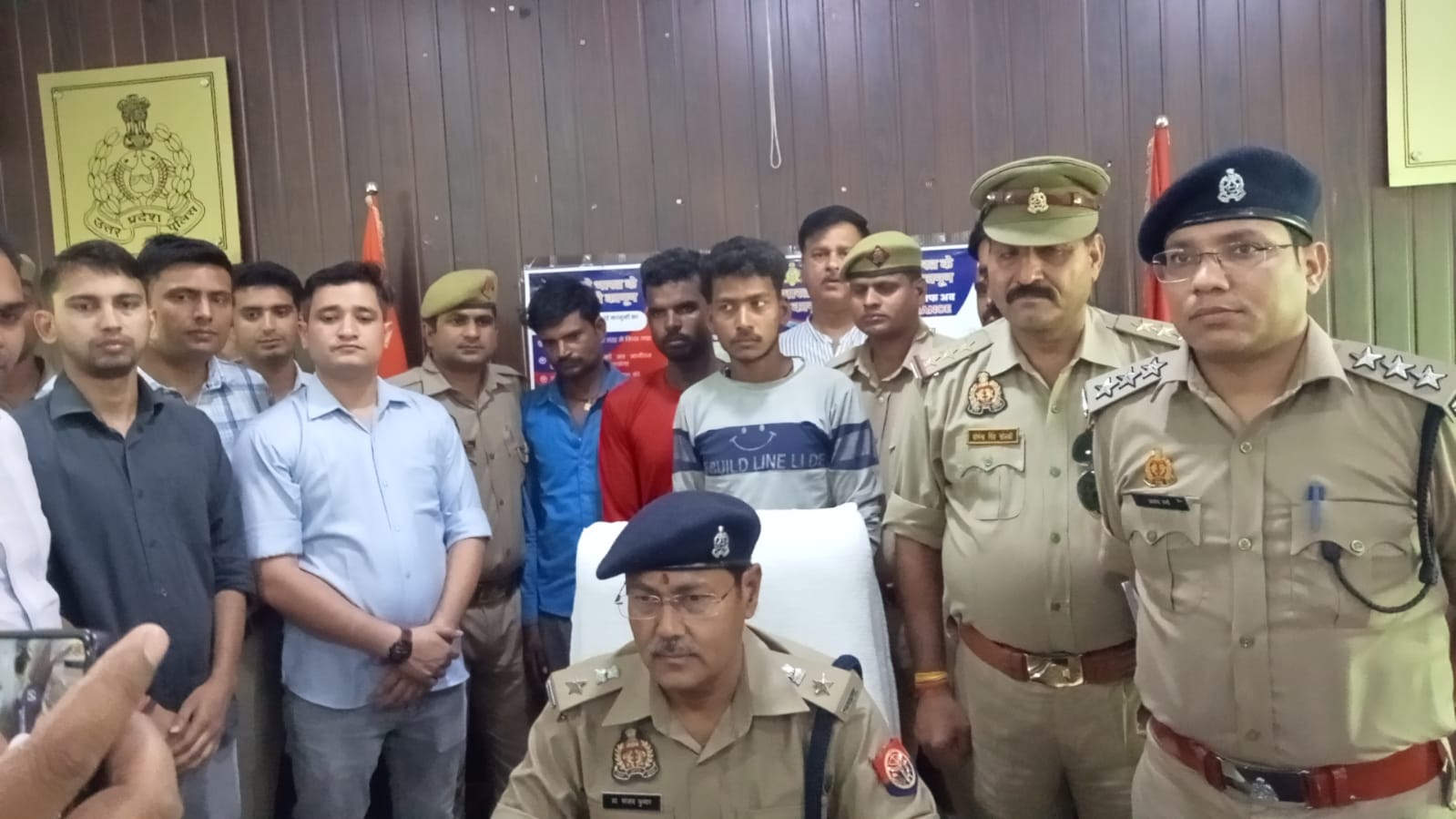 फर्रुखाबाद:थाना राजेपुर पुलिस/एसओजी टीम एवं सर्विलांस सेल के द्वारा दीपक हत्याकांड का खुलासा, हत्या में प्रयुक्त आलाकत्ल सहित तीन गिरफ्तार।