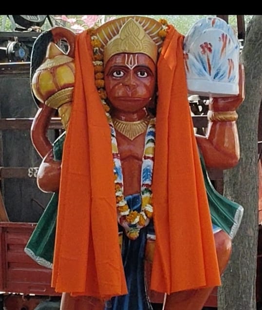 आजमगढ़: धंधारी गांव पंचायत में स्थापित की गई मारुति नंदन महावीर हनुमान जी की मूर्ति