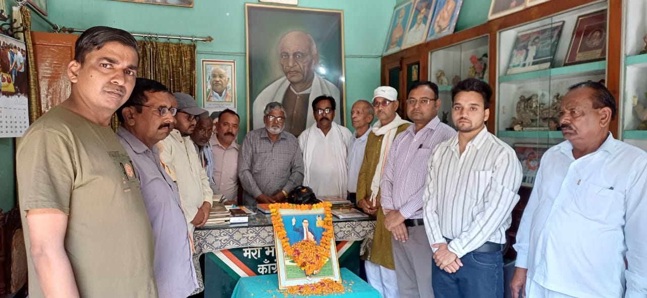 लखीमपुर खीरी : कांग्रेसियों ने मनाई बाबा भीमराव अंबेडकर जयंती