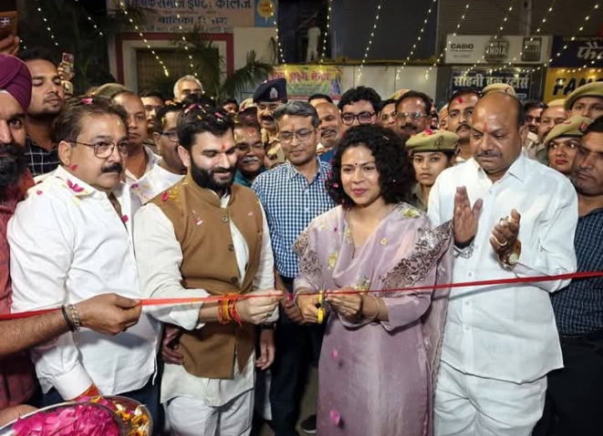 लखीमपुर खीरी : गोला गोकर्णनाथ - छोटी काशी गोला के ऐतिहासिक चैती मेले का हुआ भव्य उद्घाटन.....