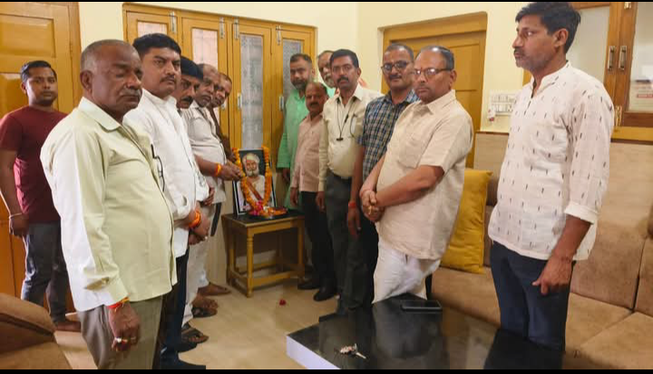 लखीमपुर खीरी :  सर्व वैश्य समाज के लोगों ने दानवीर भामाशाह की जयंती बड़ी ही धूमधाम के साथ मनाई