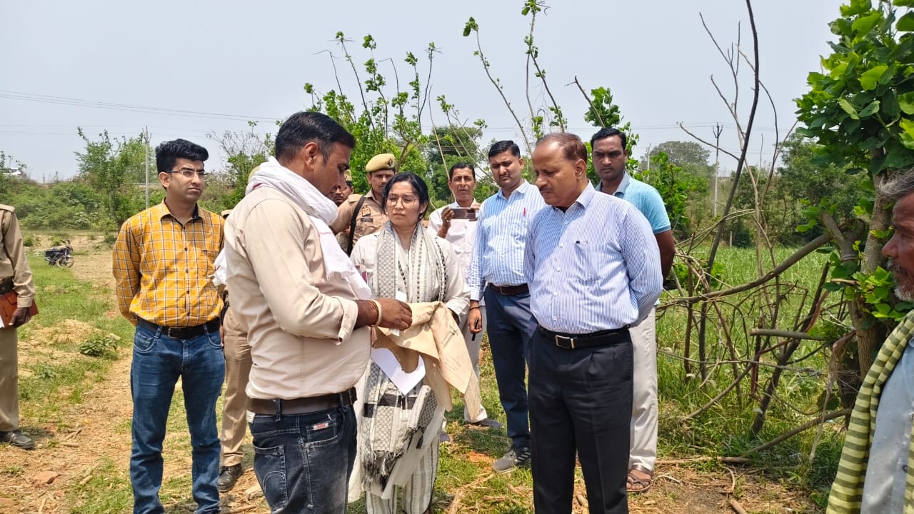 पीलीभीत: जिलाधिकारी ने आईजीआरएस पोर्टल की शिकायतों का किया मौका मुआयना एवं दिए आवश्यक दिशा निर्देश