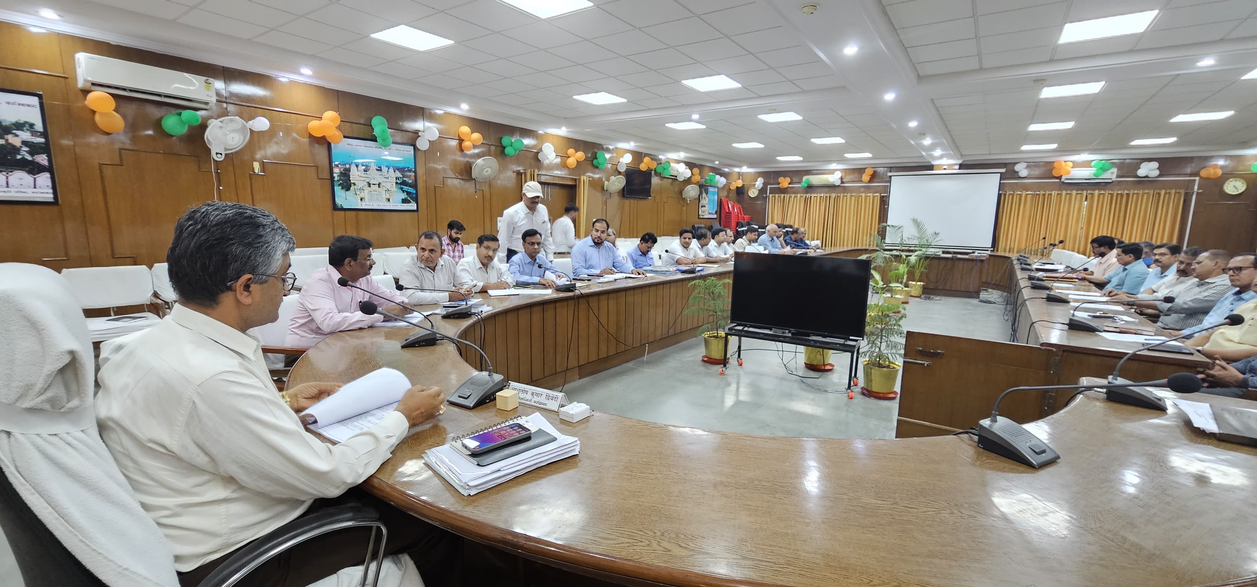 फर्रुखाबाद:खाद्य सुरक्षा और औषधि प्रशासन विभाग की जिलास्तरीय समिति की त्रेमासिक बैठक का हुआ आयोजन।