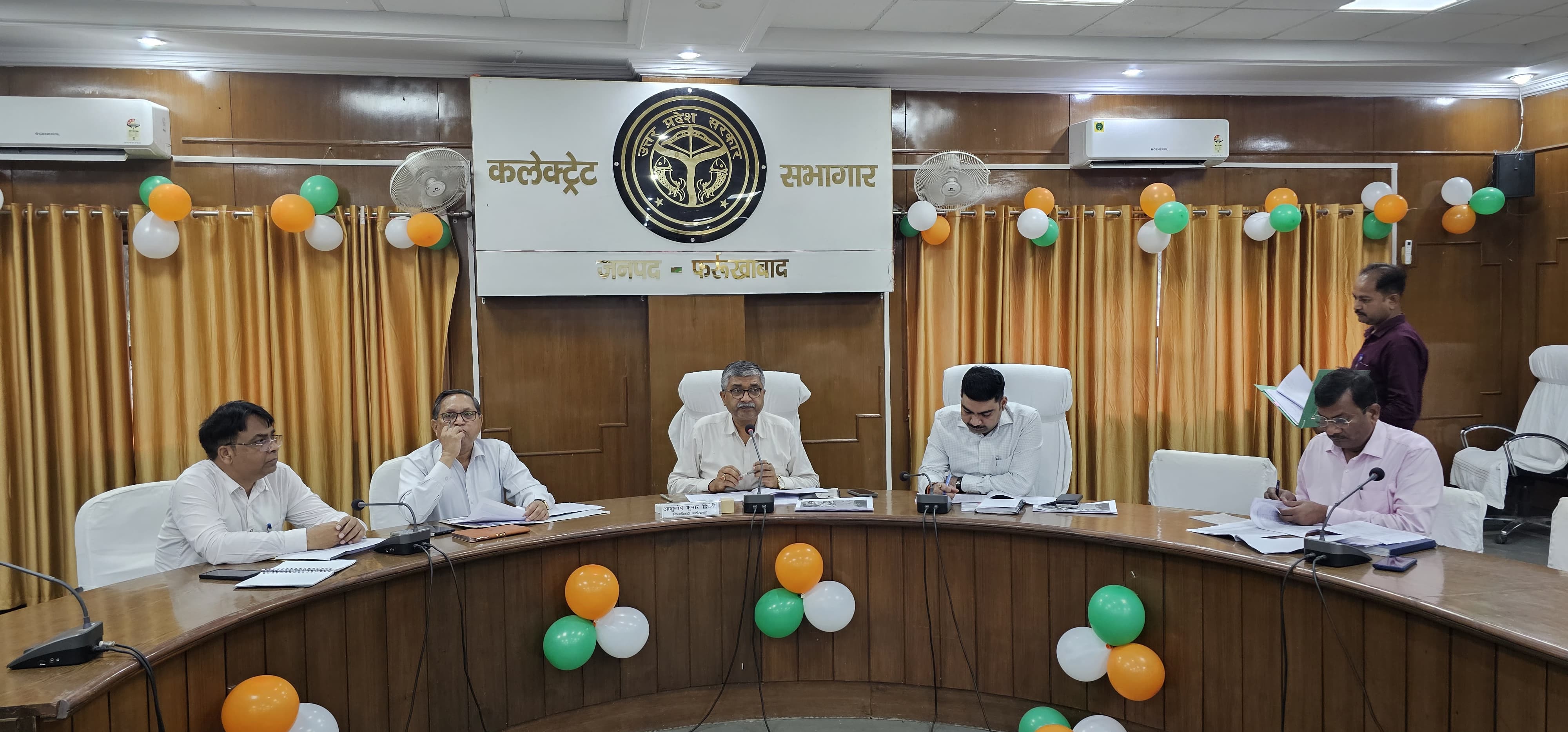 फर्रुखाबाद:आकांक्षात्मक विकास खंड राजेपुर व नवाबगंज के लिये निर्धारित इंडिकेटर्स की प्रगति की समीक्षा हुई।