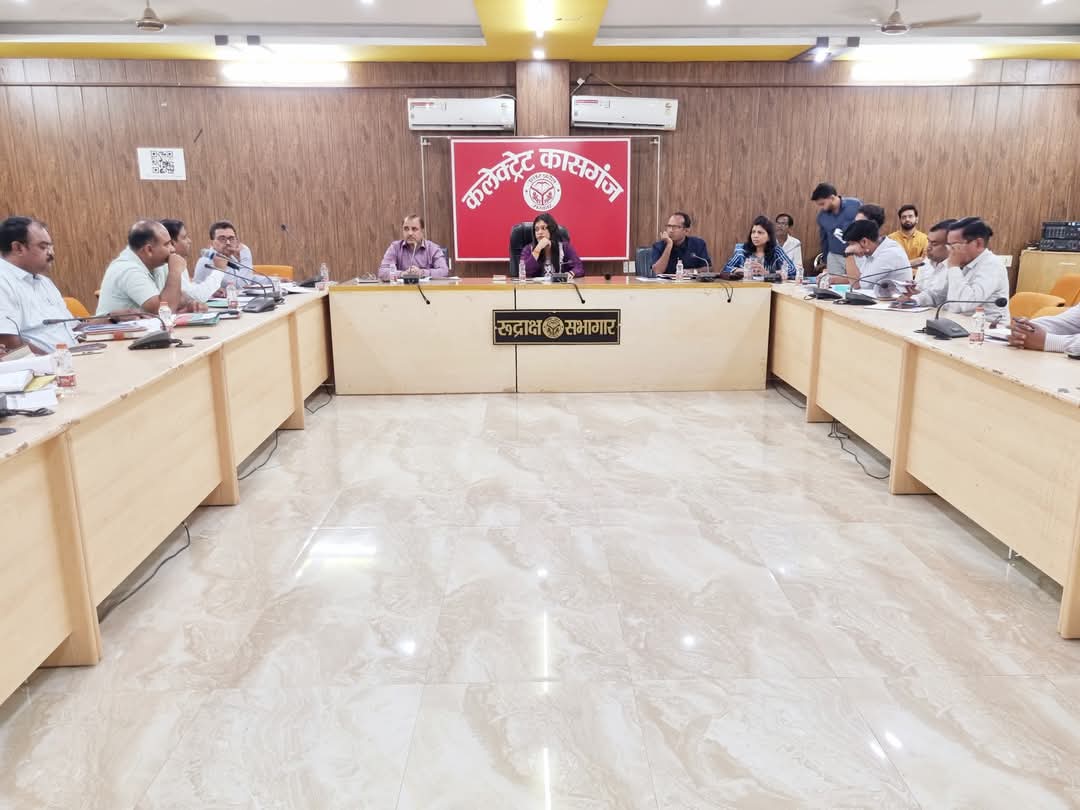 जनपद कासगंज के सभी स्विमिंग पूल को लेकर जिलाधिकारी मेधा रूपम ने सभी संचालकों को दिए आवश्यक दिशा निर्देश