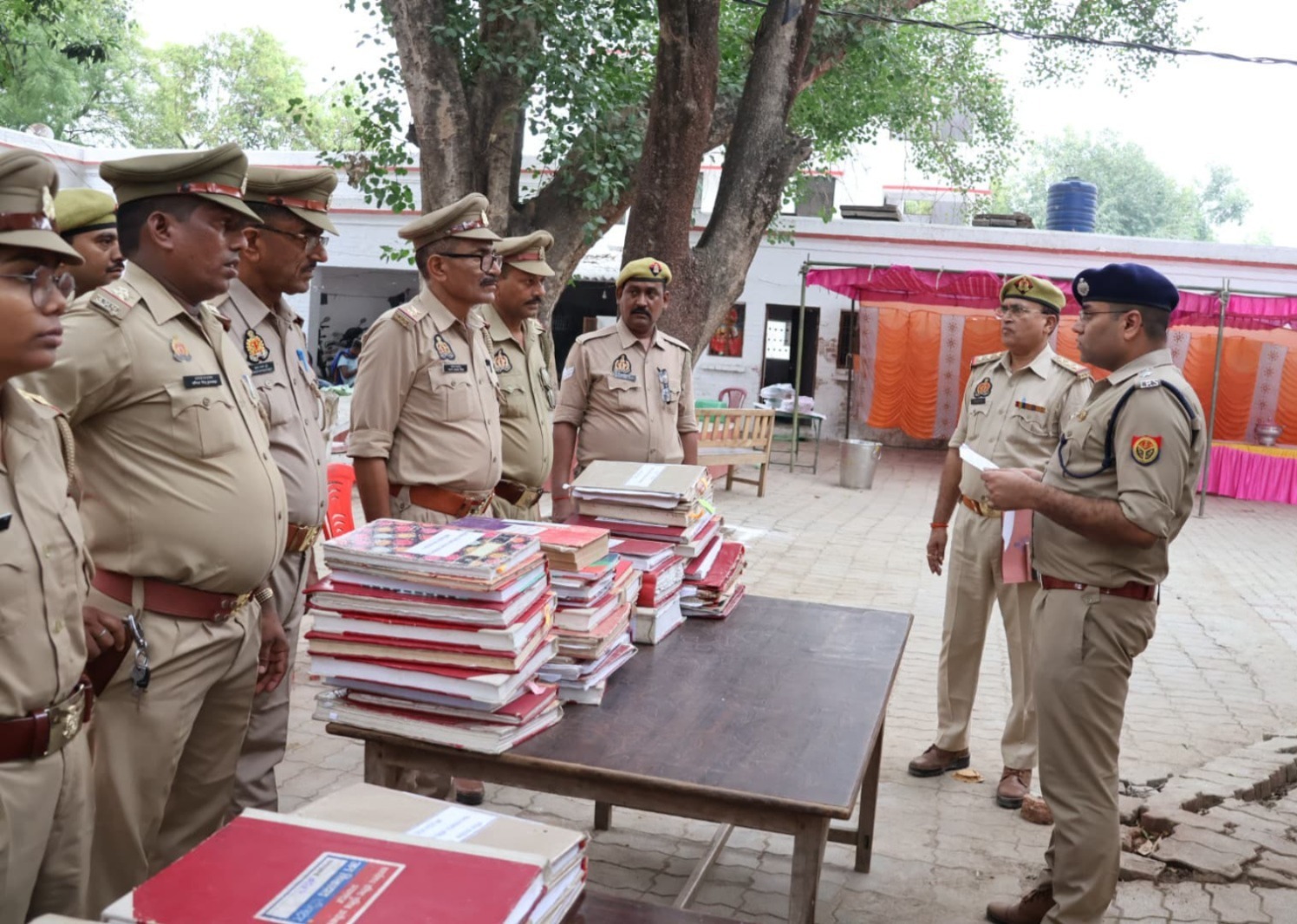 प्रयागराज : पुलिस उपायुक्त गंगानगर द्वारा थाना नवाबगंज का निरीक्षण किया